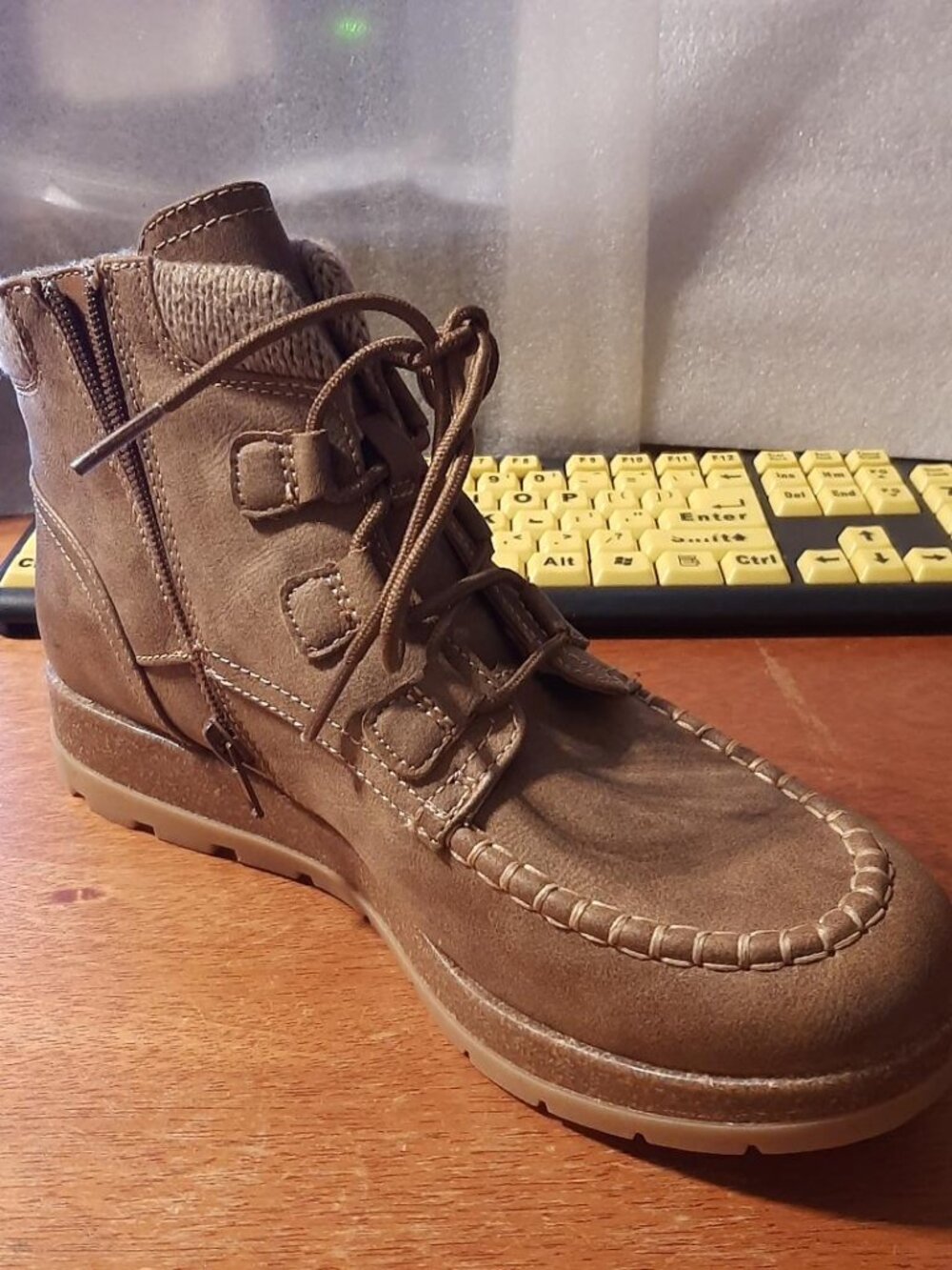 MEW TAG ! Women Eurosoft Lorelei Booties Teak Size 9